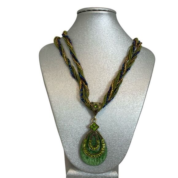 New without Tags Olivia & Ivy‎ Olive Teardrop Beaded Necklace - Picture 13 of 13